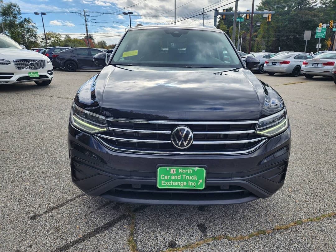 Photo 3 of 2022 Volkswagen Tiguan SE 4Motion