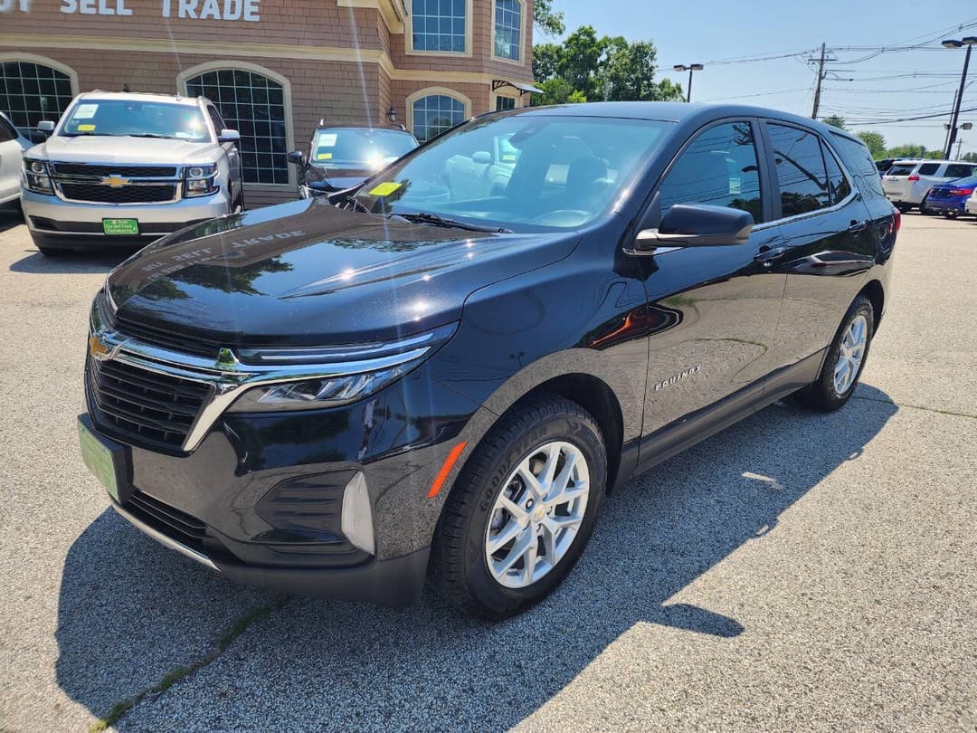 Photo 2 of 2023 Chevrolet Equinox LT