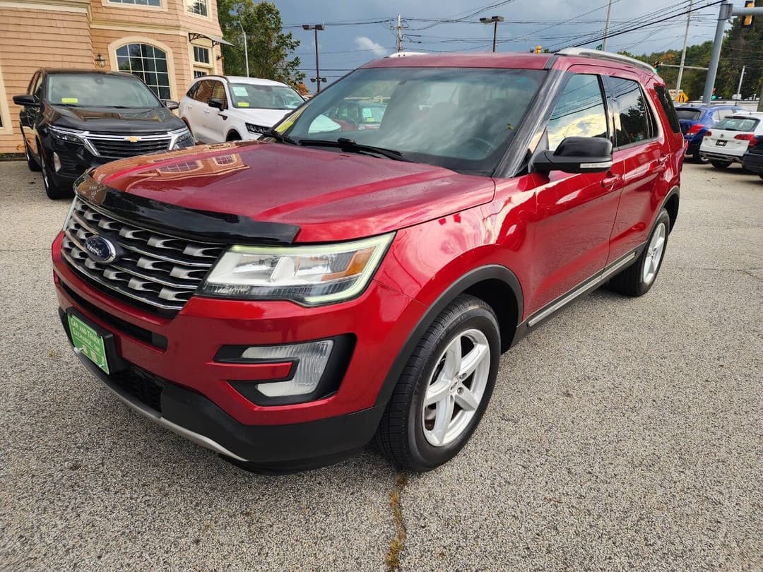 Photo 2 of 2016 Ford Explorer XLT