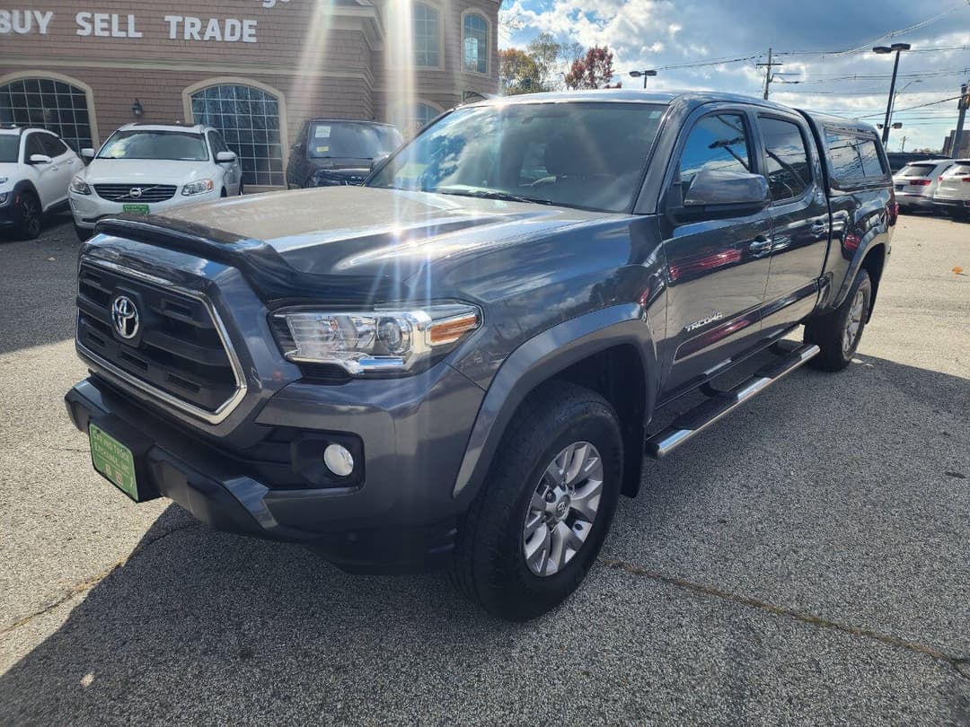 2016 Toyota Tacoma SR5 V6 - Image 2