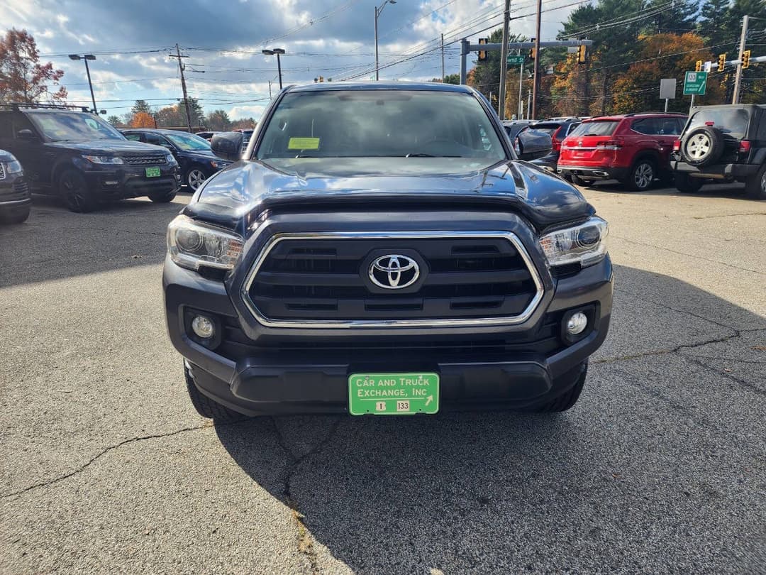 2016 Toyota Tacoma SR5 V6 - Image 3